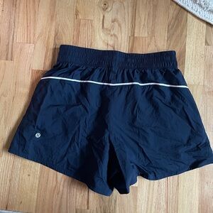 License to Train Short size 6
